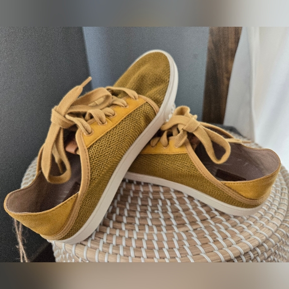 OLUKAI Pehuea Li Women's Slip On Sneakers, Casual Everyday Shoe/Amber Gold 8 - Picture 10 of 16